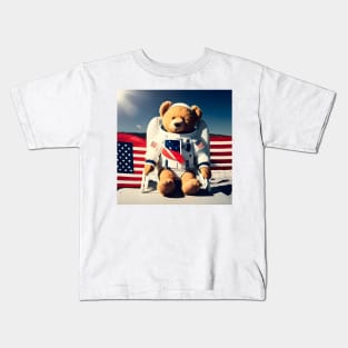 Teddy in a Space suit sitting on a deck chair on the Moon Kids T-Shirt